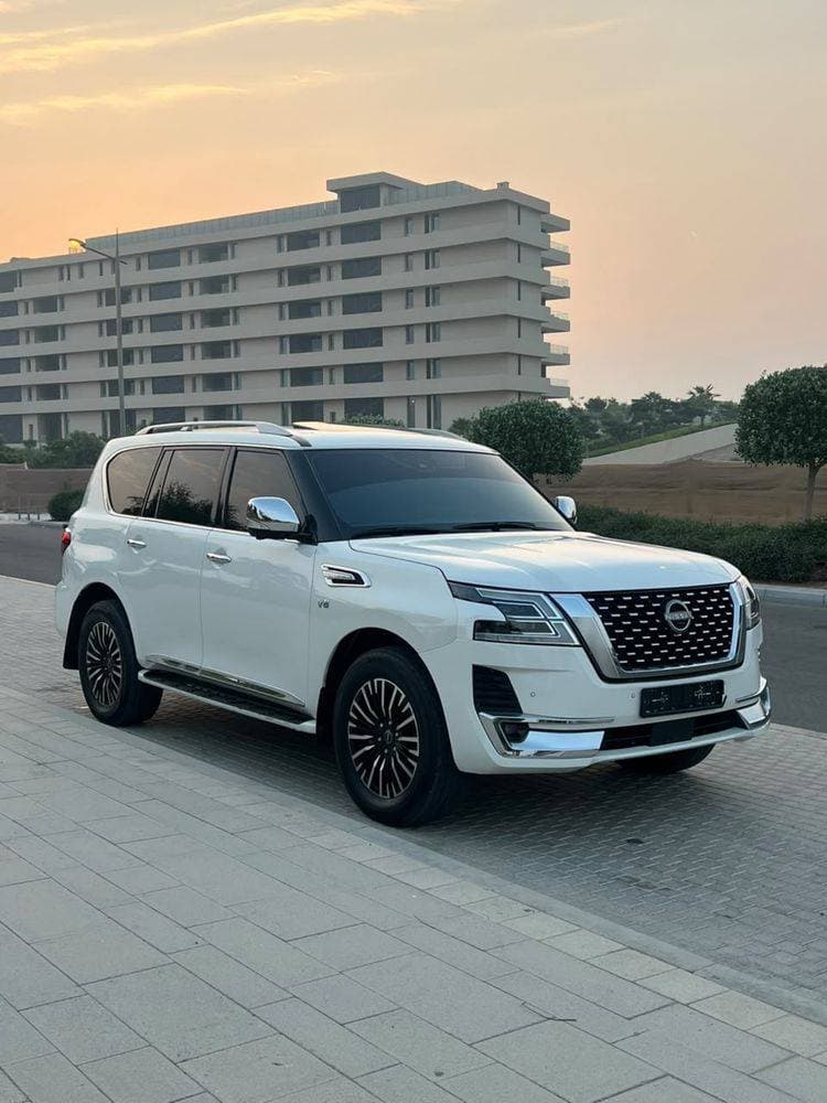 2023 Nissan Patrol thumbnail 2