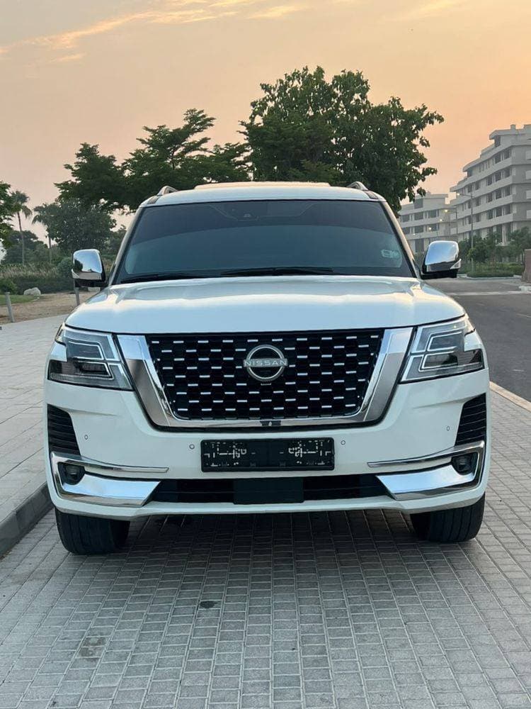 2023 Nissan Patrol thumbnail 3