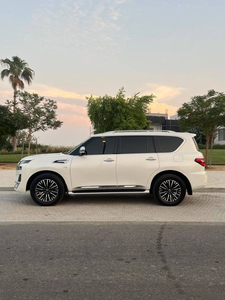 2023 Nissan Patrol thumbnail 4