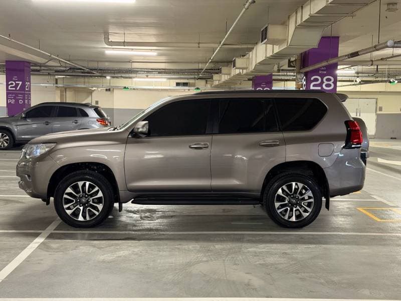 2023 Toyota Land Cruiser Prado thumbnail 2