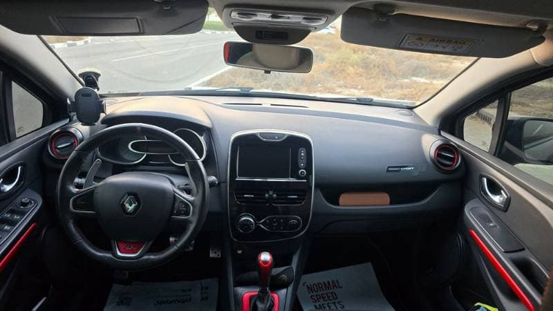 2016 Renault Clio Sport thumbnail 4