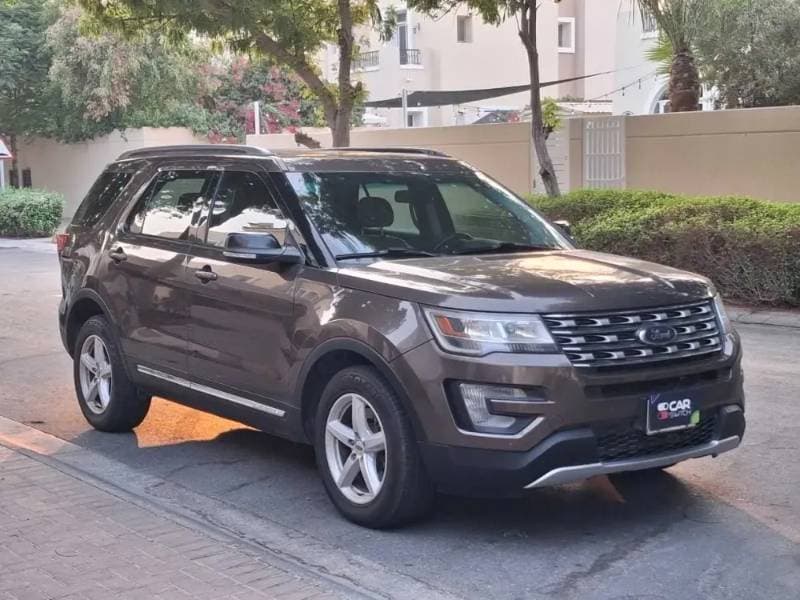 2016 Ford Explorer thumbnail 3