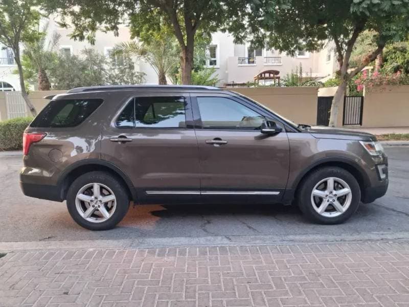 2016 Ford Explorer thumbnail 8