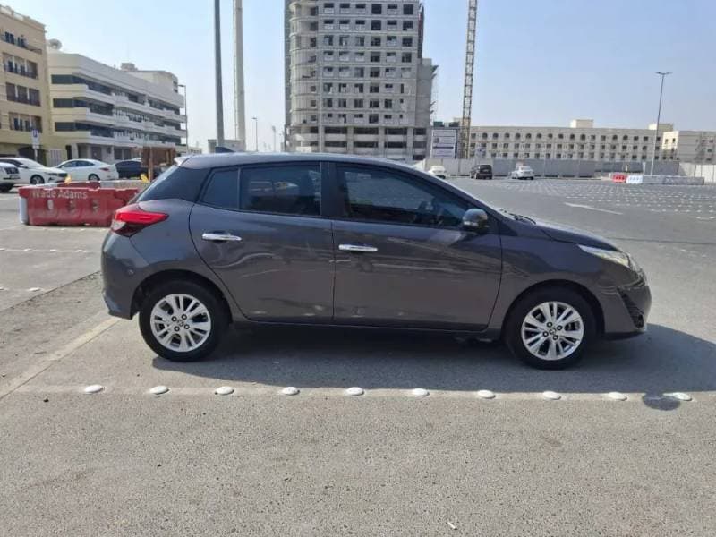 2018 Toyota Yaris thumbnail 3