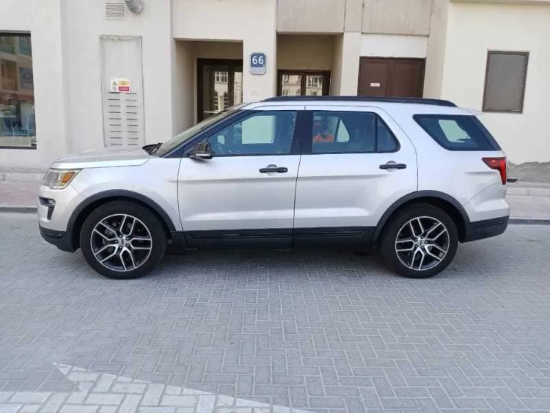 2019 Ford Explorer thumbnail 4