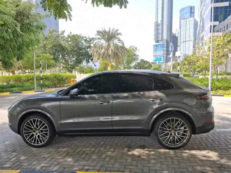 2020 Porsche Cayenne thumbnail 4
