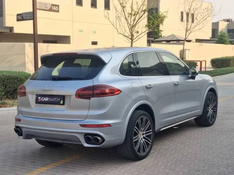 2016 Porsche Cayenne thumbnail 5