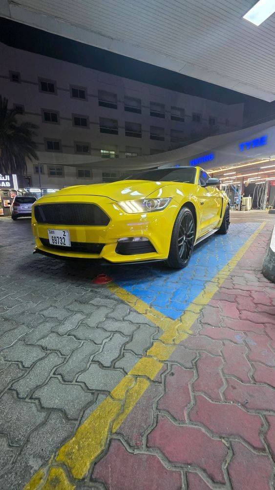 2017 Ford Mustang thumbnail 2