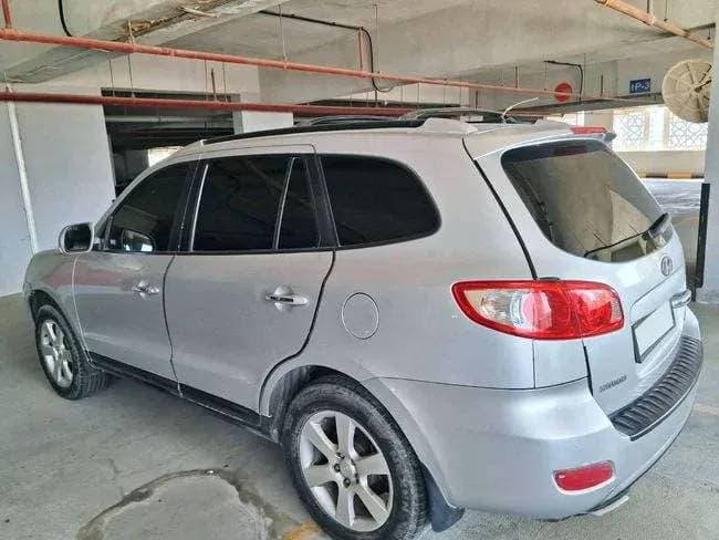 2009 Hyundai Santa Fe thumbnail 2