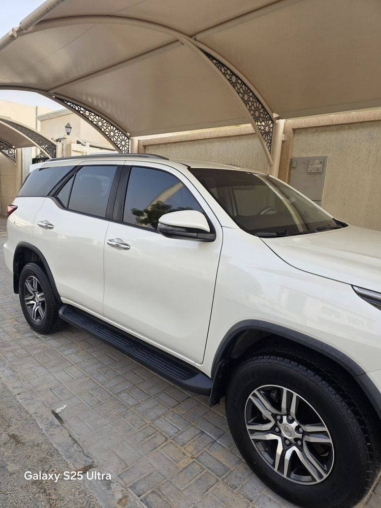 2022 Toyota Fortuner thumbnail 3