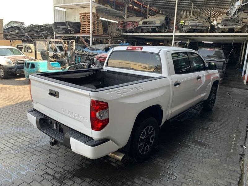 2015 Toyota Tundra thumbnail 4