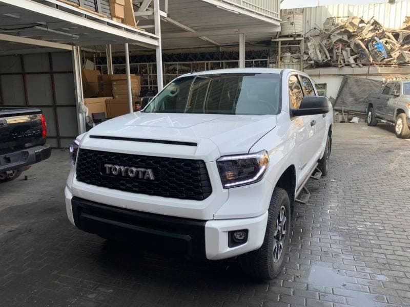 2015 Toyota Tundra thumbnail 2