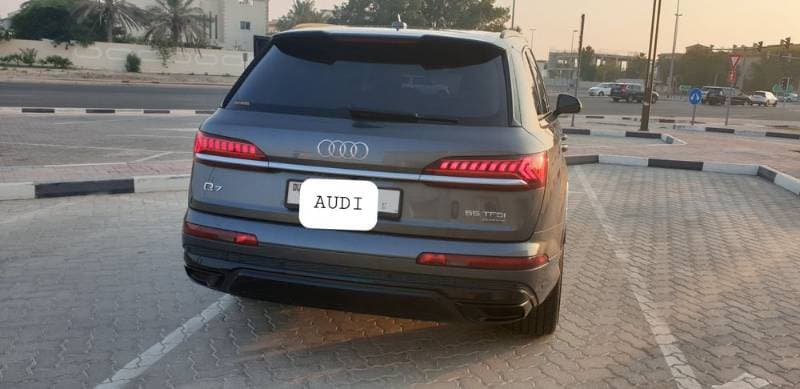 2021 Audi Q7 thumbnail 3