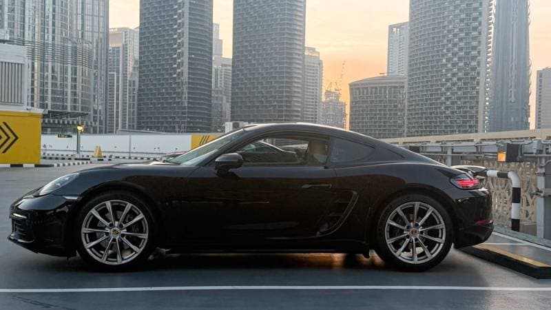 2017 Porsche Cayman thumbnail 4