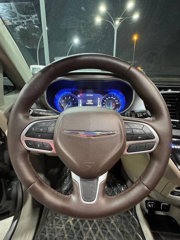 2018 Chrysler Pacifica thumbnail 3