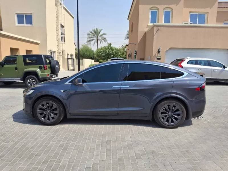 2018 Tesla Model X thumbnail 4