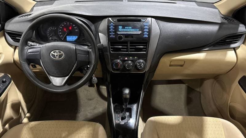 2022 Toyota Yaris thumbnail 6