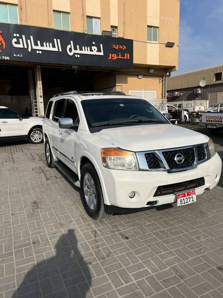 2013 Nissan Armada thumbnail 2