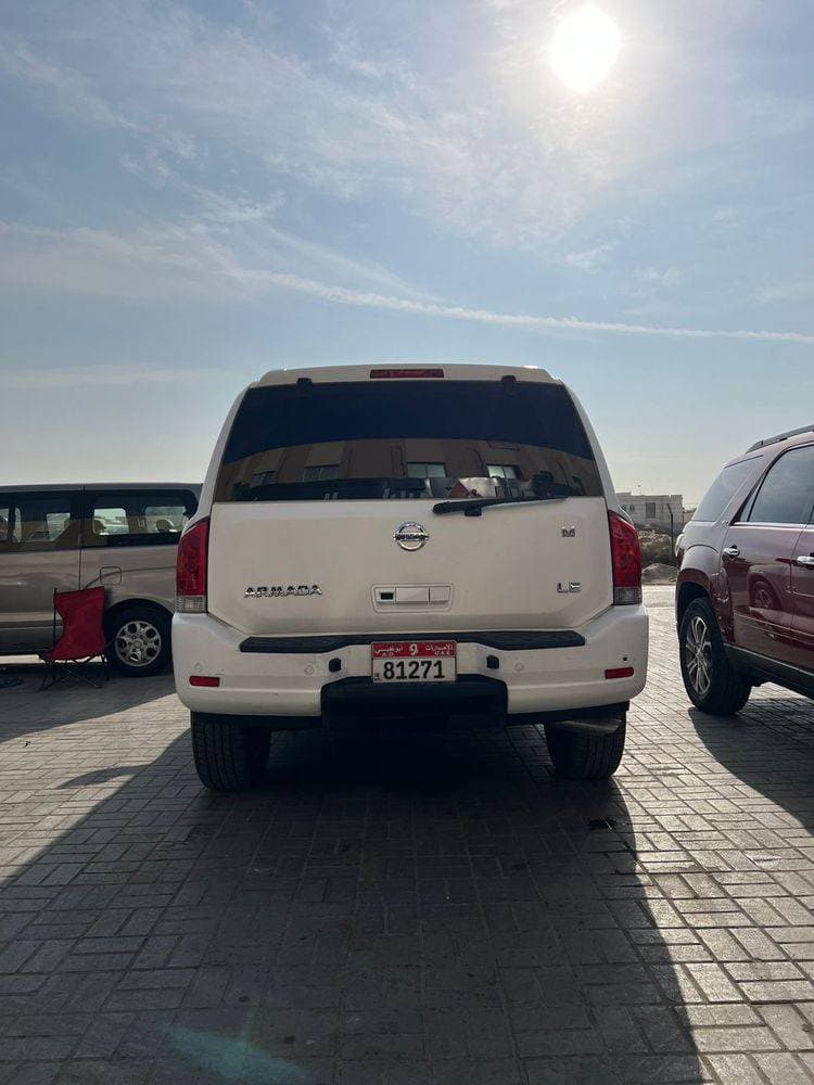 2013 Nissan Armada thumbnail 3