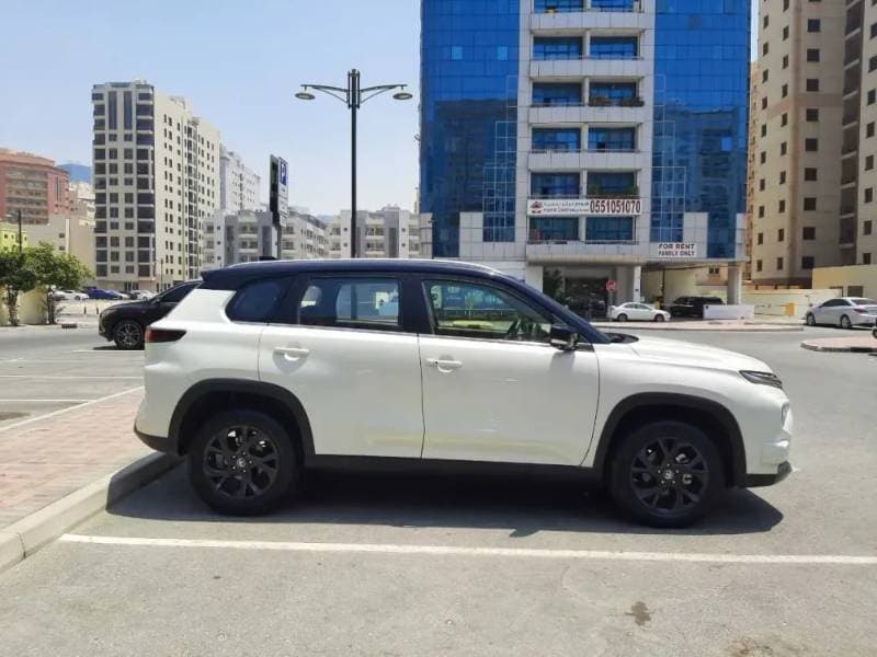 2025 Toyota Urban Cruiser thumbnail 4