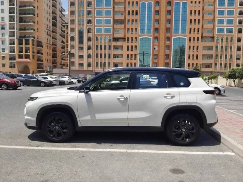 2025 Toyota Urban Cruiser thumbnail 8