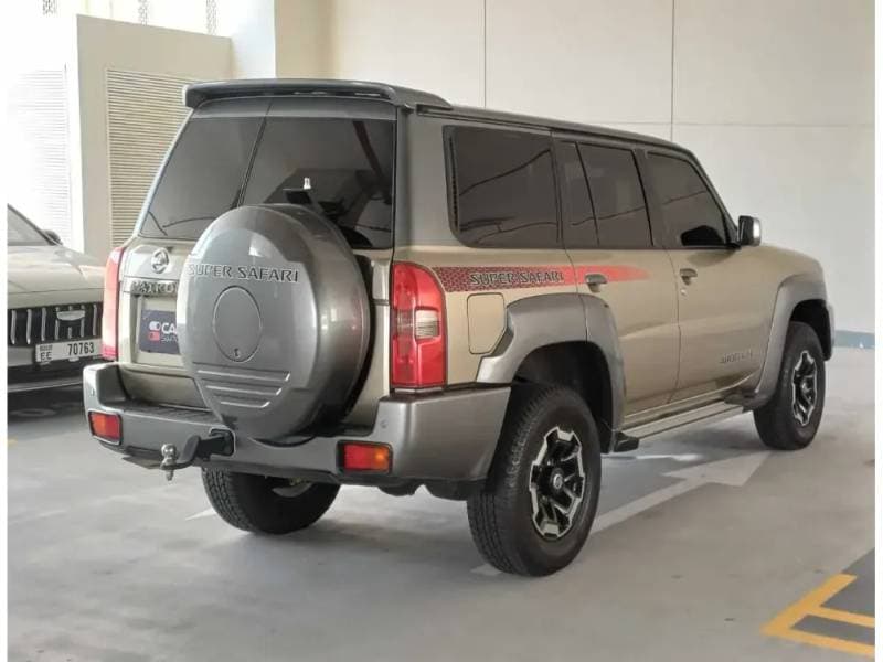 2017 Nissan Patrol Safari thumbnail 5