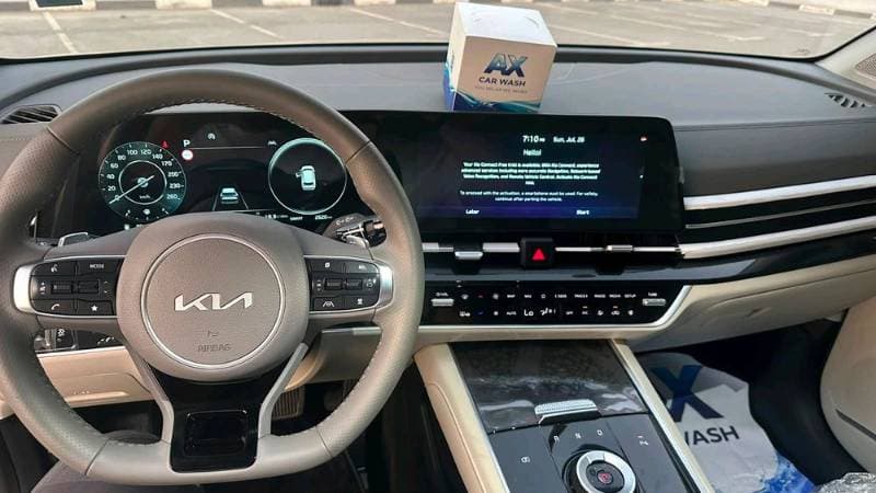 2025 Kia Sportage thumbnail 2