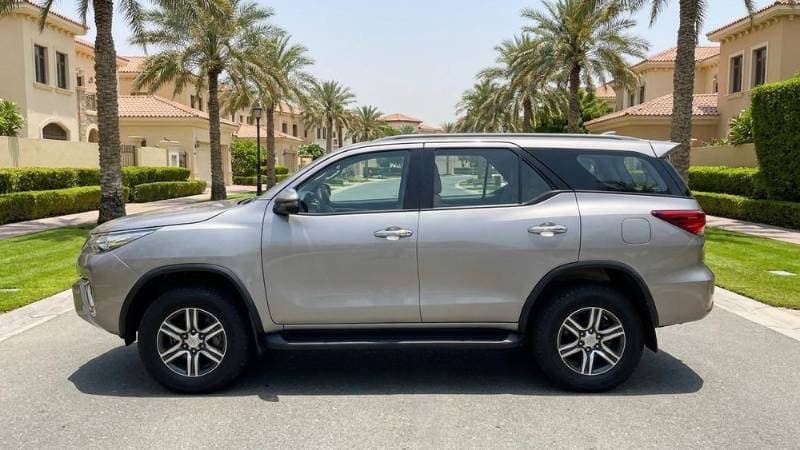 2026 Toyota Fortuner thumbnail 4