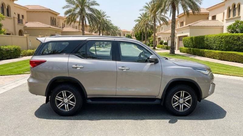 2026 Toyota Fortuner thumbnail 2