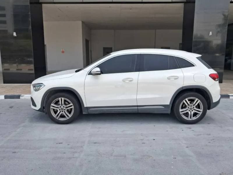 2021 Mercedes-Benz GLA thumbnail 4