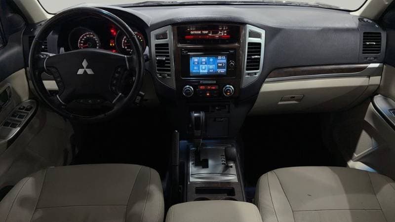 2020 Mitsubishi Pajero thumbnail 6