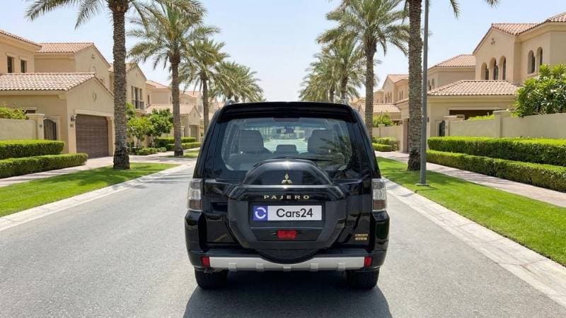 2020 Mitsubishi Pajero thumbnail 3