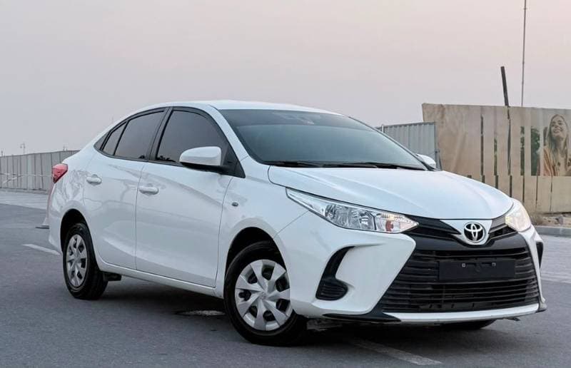 2022 Toyota Yaris Sedan thumbnail 6