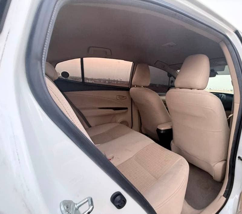 2022 Toyota Yaris Sedan thumbnail 8