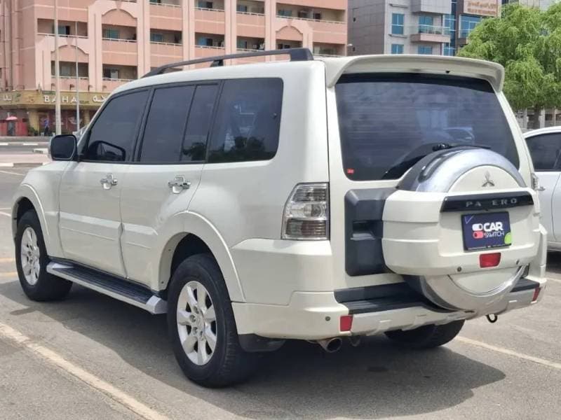 2014 Mitsubishi Pajero thumbnail 7