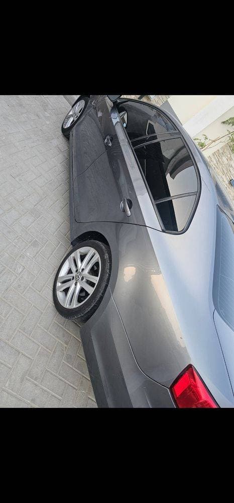 2016 Volkswagen Jetta thumbnail 2