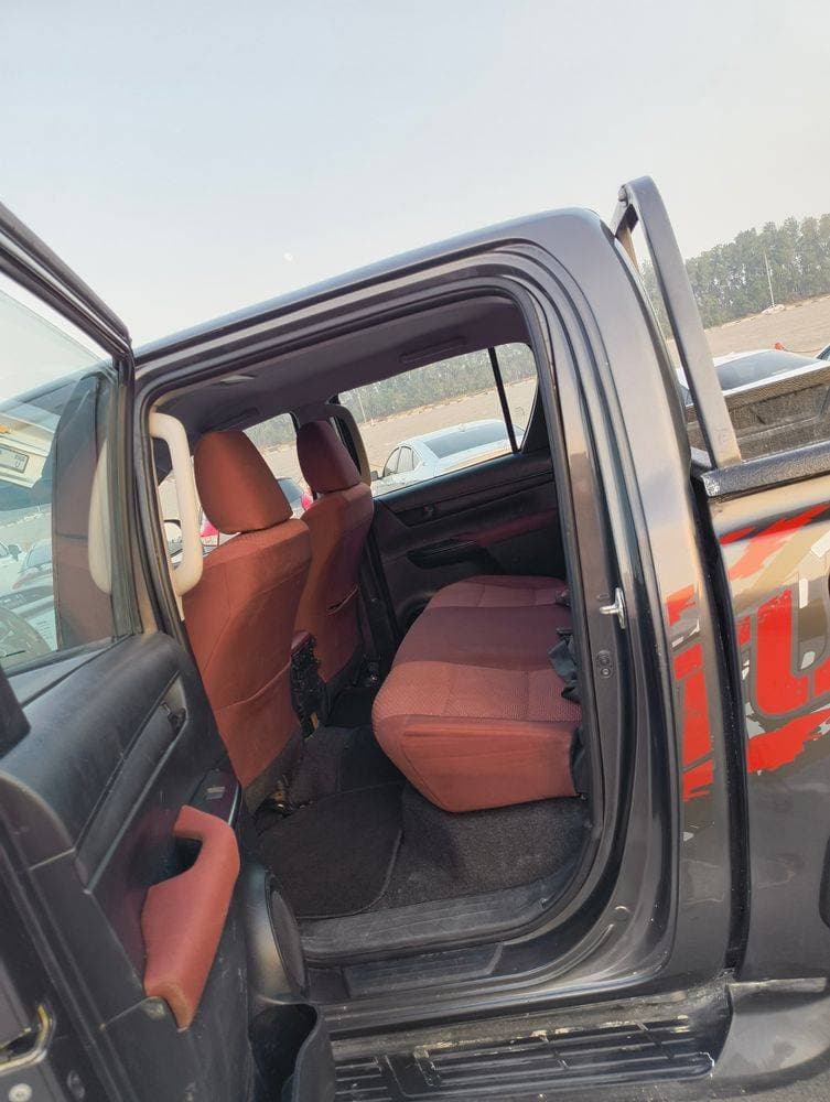 2020 Toyota Hilux thumbnail 3