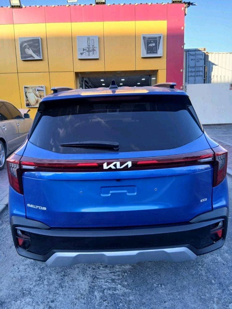 2025 Kia Seltos thumbnail 3