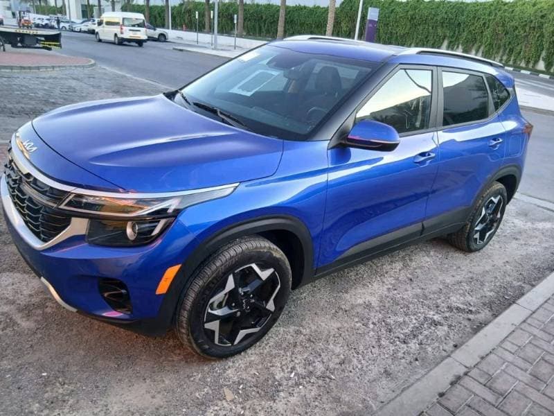 2025 Kia Seltos thumbnail 2