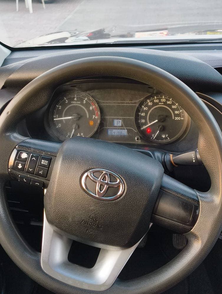 2020 Toyota Hilux thumbnail 4