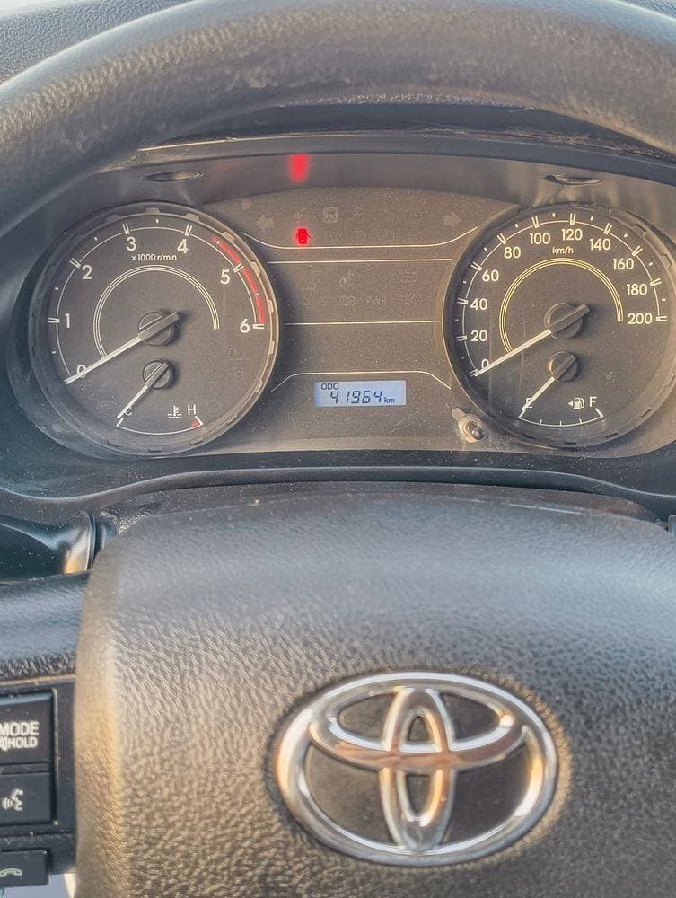 2024 Toyota Hilux thumbnail 3