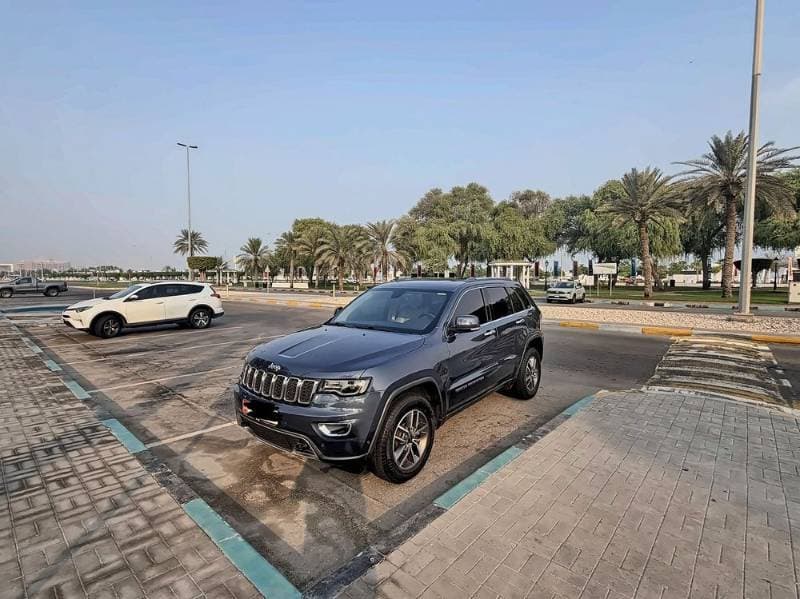 2021 Jeep Grand Cherokee thumbnail 2