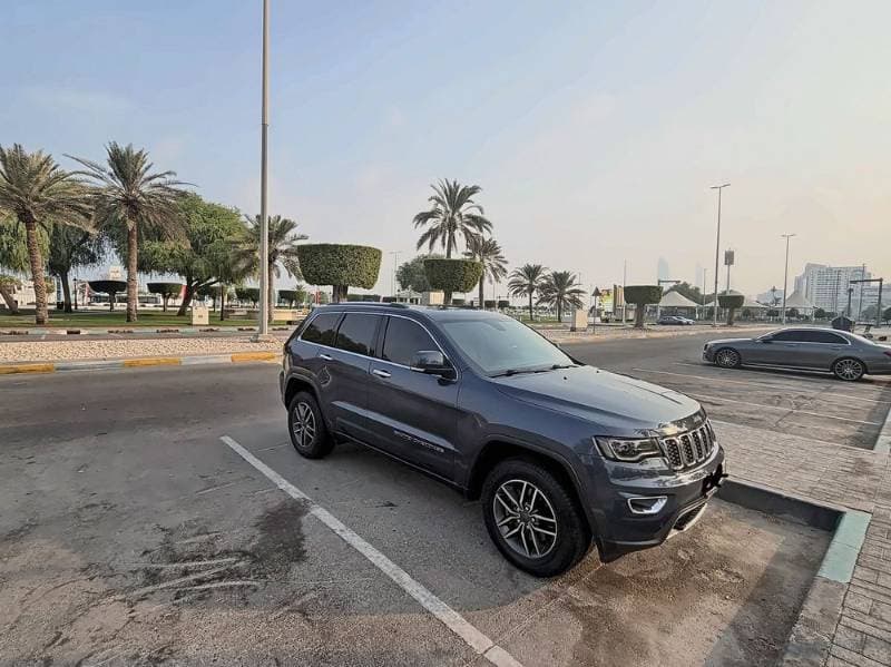 2021 Jeep Grand Cherokee thumbnail 3