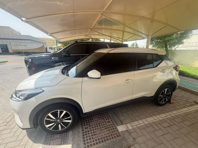 2022 Nissan Kicks thumbnail 2
