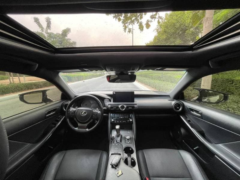 2022 Lexus IS 300 thumbnail 6