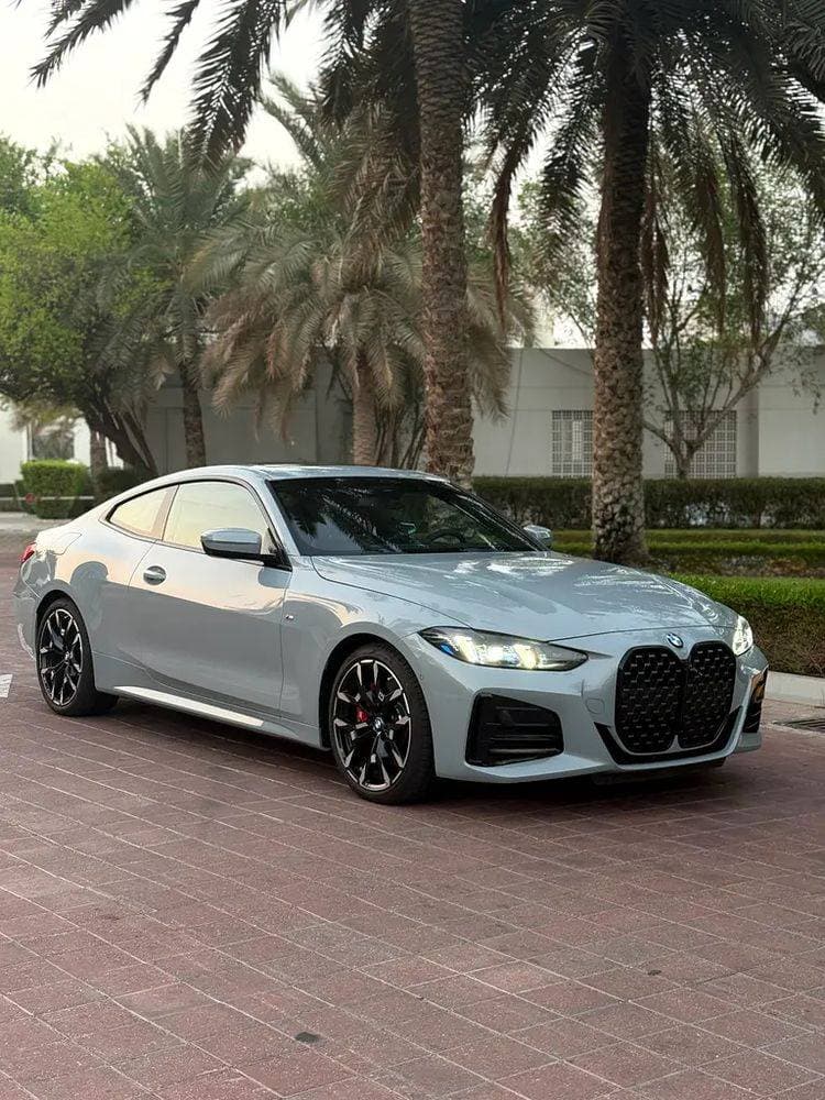 2027 BMW 4 Series Coupe thumbnail 3