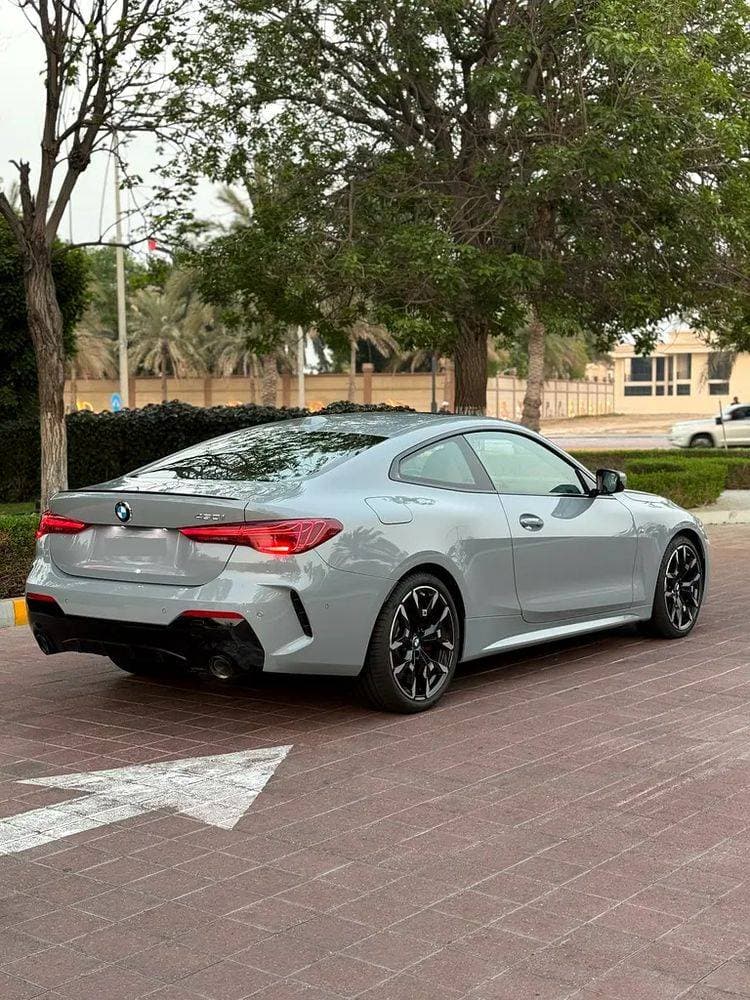 2027 BMW 4 Series Coupe thumbnail 2