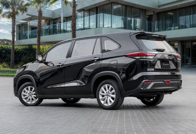2026 Toyota Innova thumbnail 3