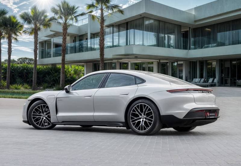 2024 Porsche Taycan thumbnail 5