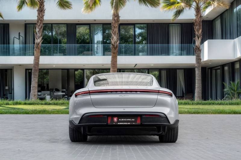 2024 Porsche Taycan thumbnail 7
